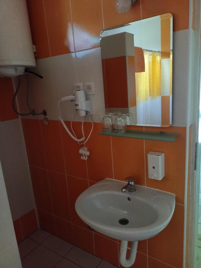Apartman Fiva Apartment Pacir Ngoại thất bức ảnh