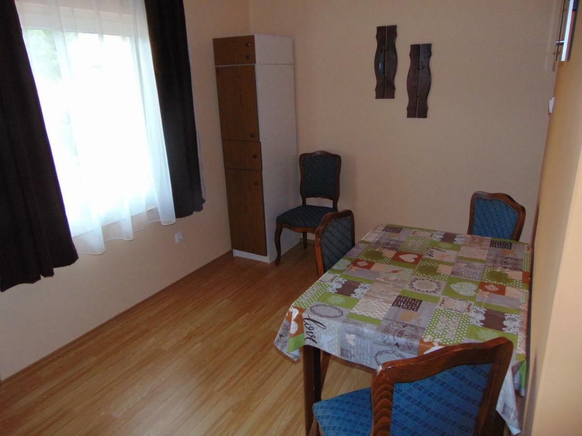 Apartman Fiva Apartment Pacir Ngoại thất bức ảnh